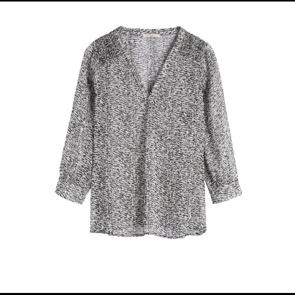 41Hawthorn Tops - 41 Hawthorn Hendrix V-neck blouse from Stitch Fix